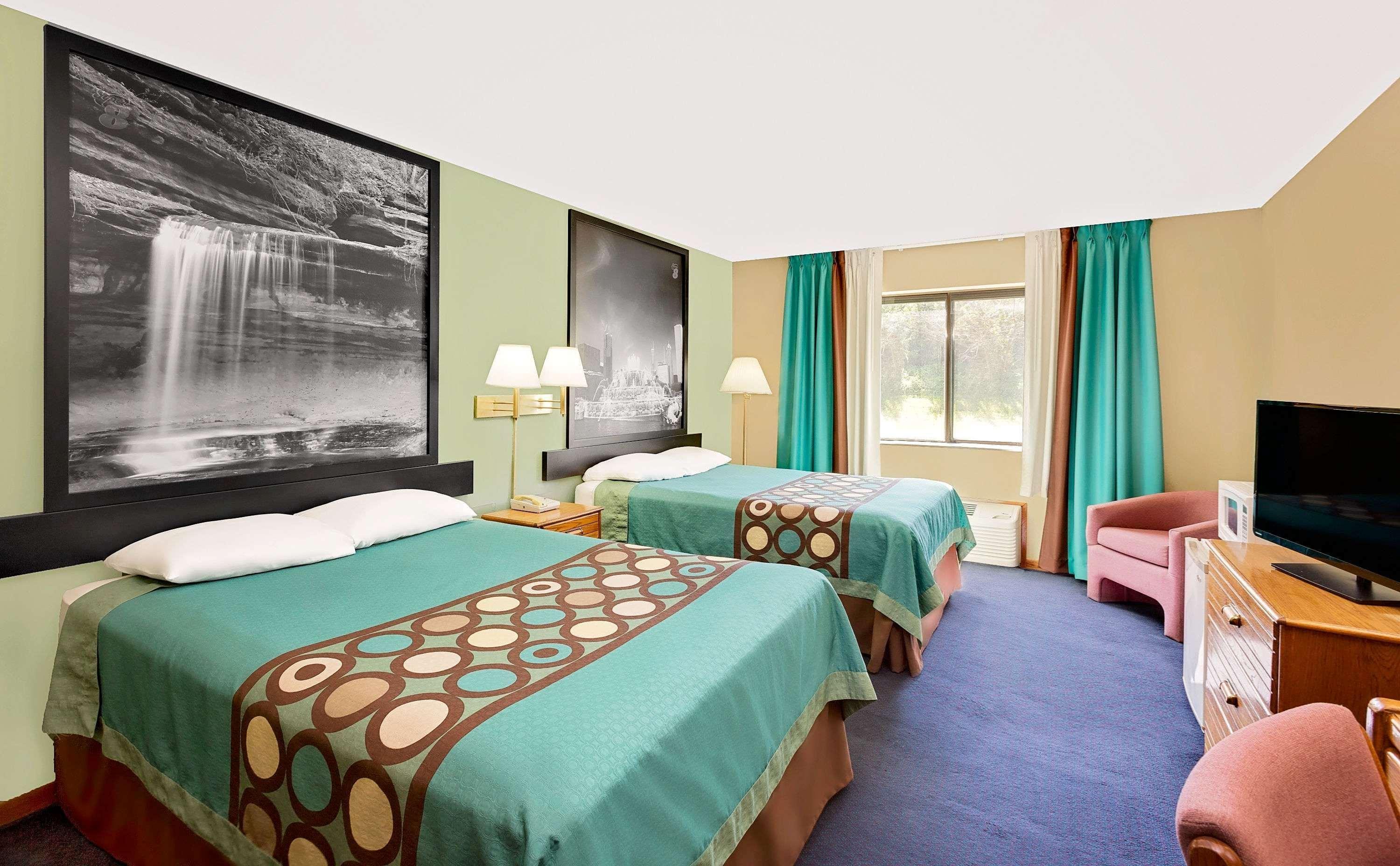 Super 8 By Wyndham Macomb Motel Luaran gambar
