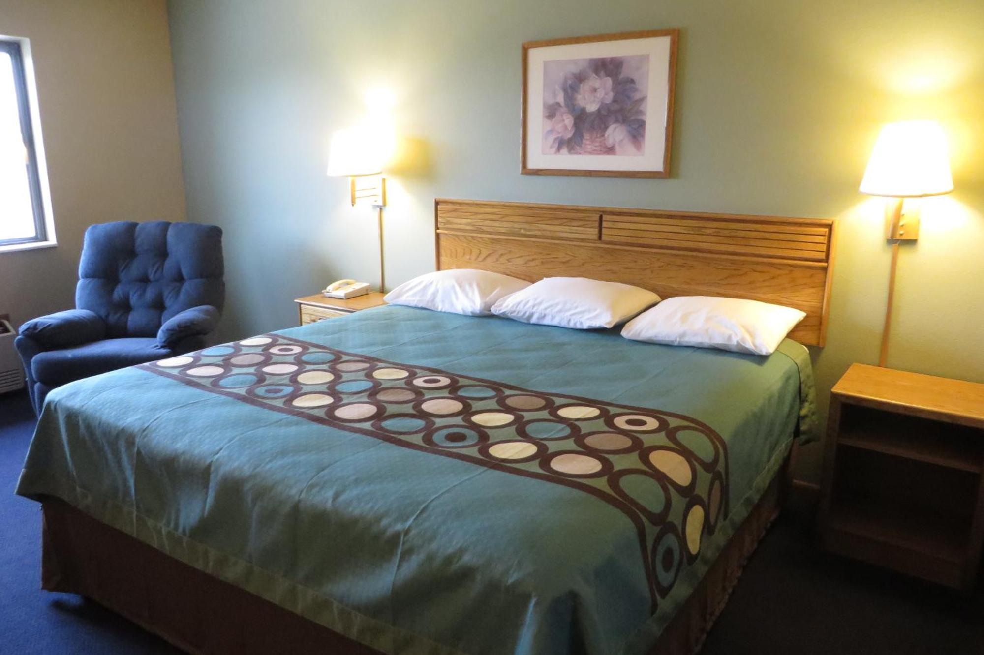 Super 8 By Wyndham Macomb Motel Luaran gambar