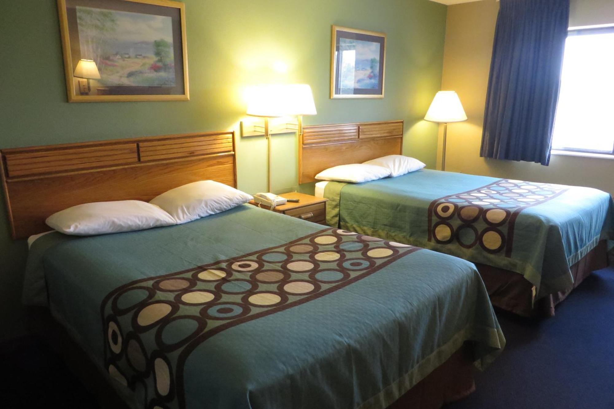 Super 8 By Wyndham Macomb Motel Luaran gambar
